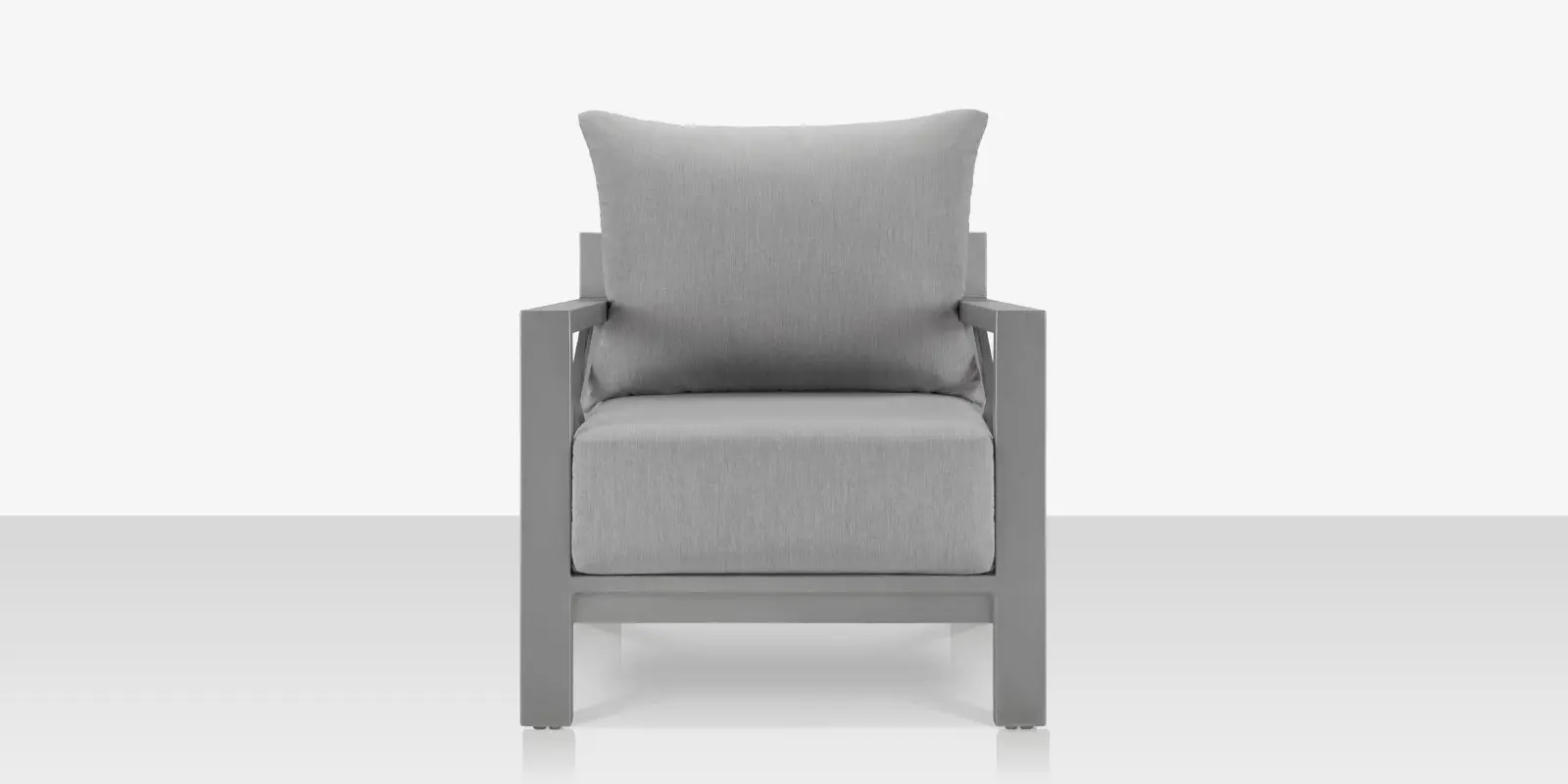 dynasty_clubchair_silver_front.webp