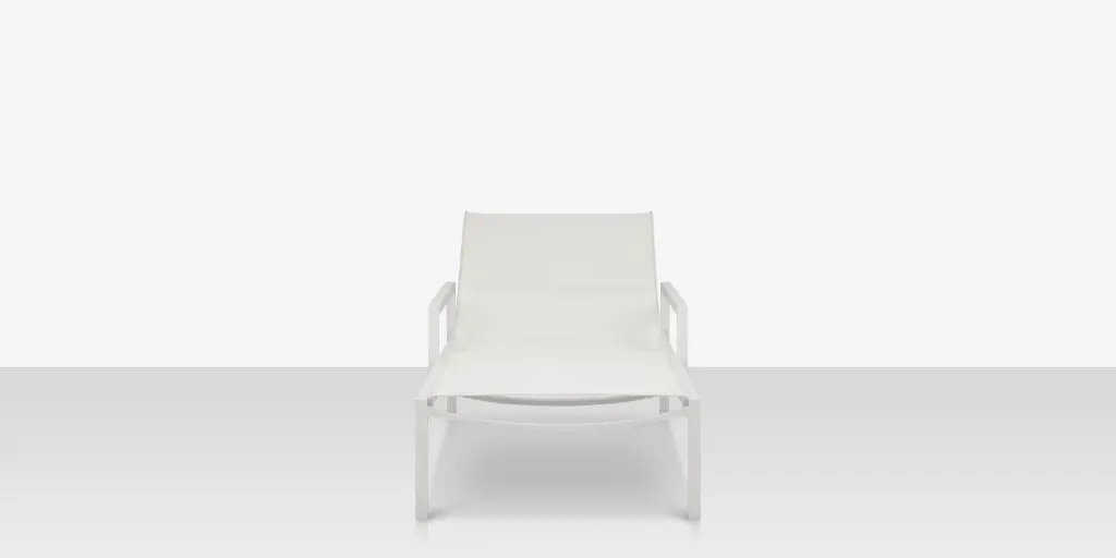 fusion_chaise_white_front.webp