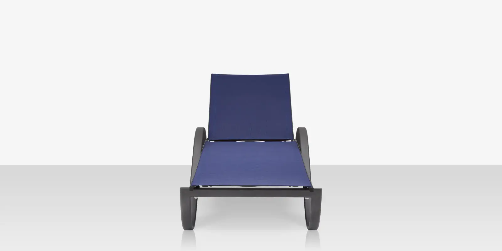 atlantic_chaise_with_arms_blue_front.webp