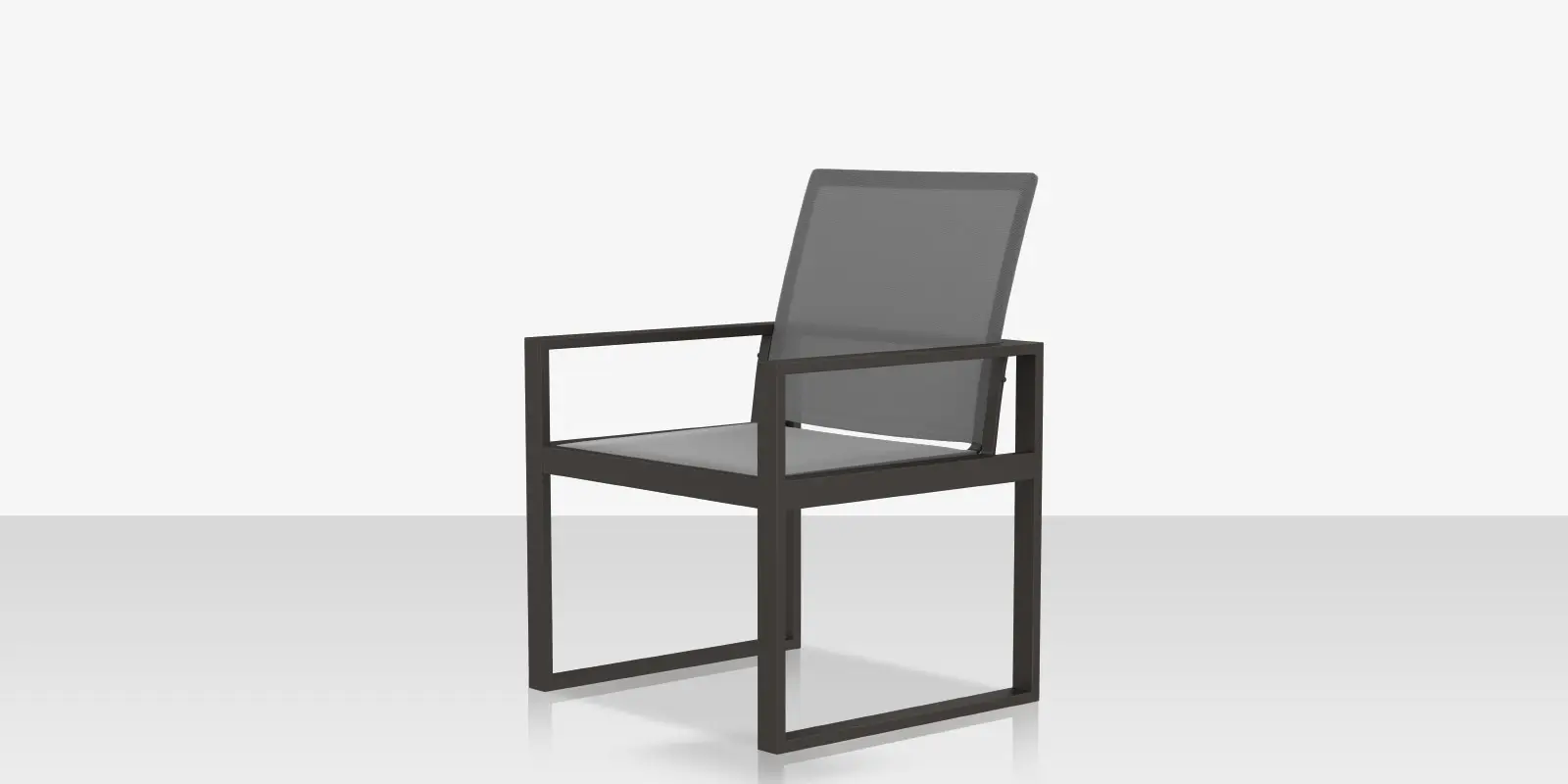 03_iconic_dining_armchair_highback_xl_angle_2.webp