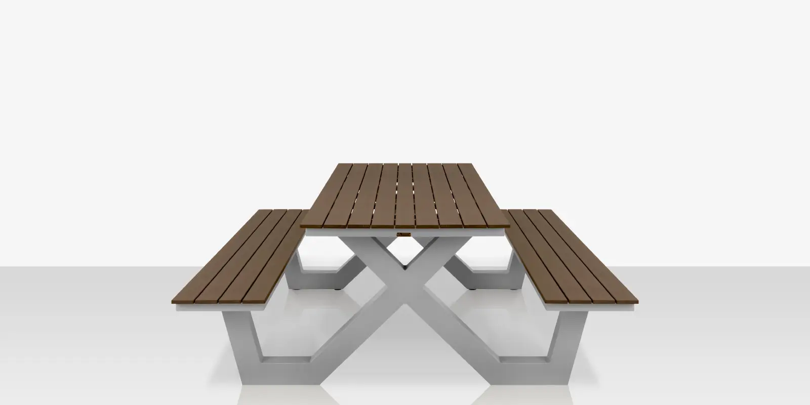 03_vienna_picnic_table_rectangular_teak_side.webp