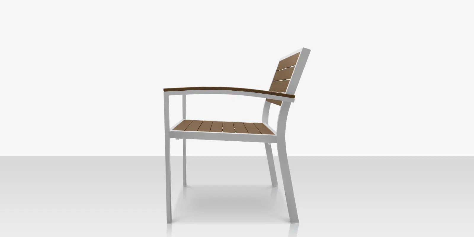 03_napa_kesslersilver_teak_clubchair_side.webp