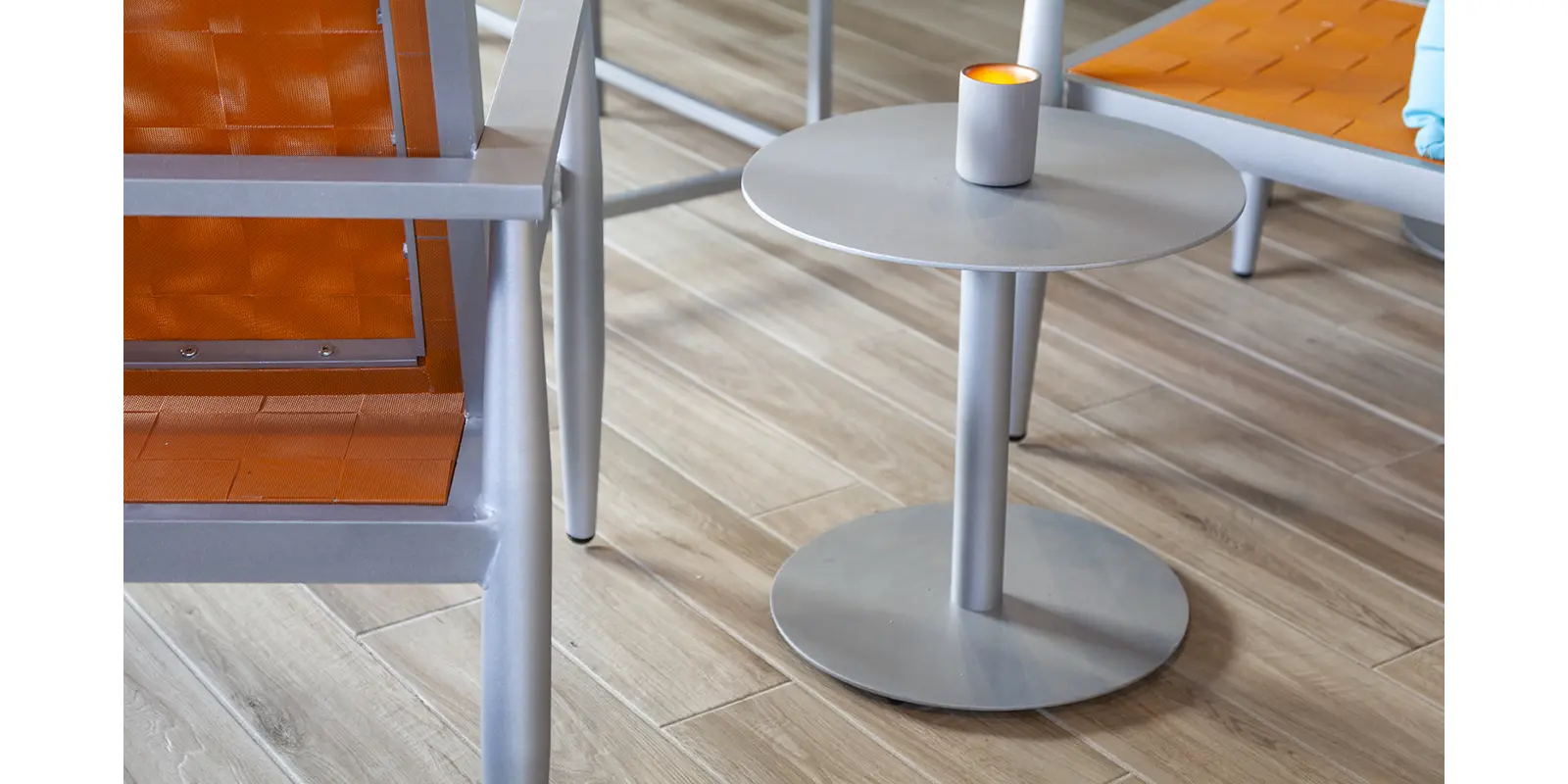 gallery_tides_side_table_round_01.webp