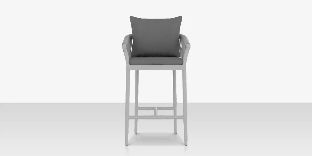 07_vines_bar_armchair_02_front.webp