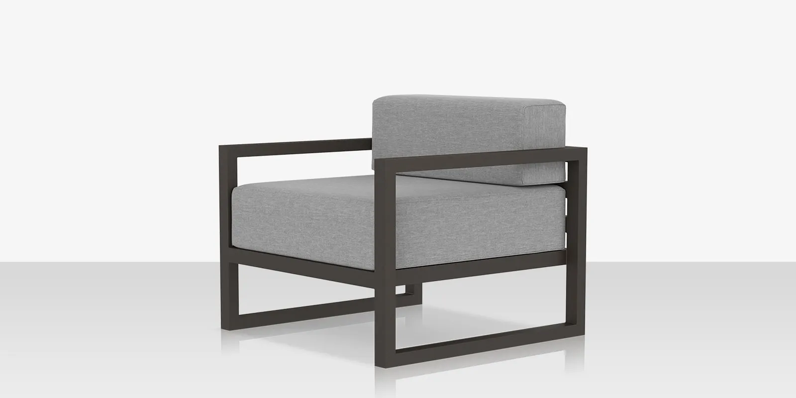 iconic_clubchair_angle_02.webp