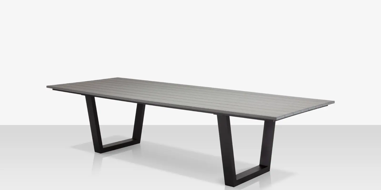 08_bosca_dining_table_gray_angle02.webp