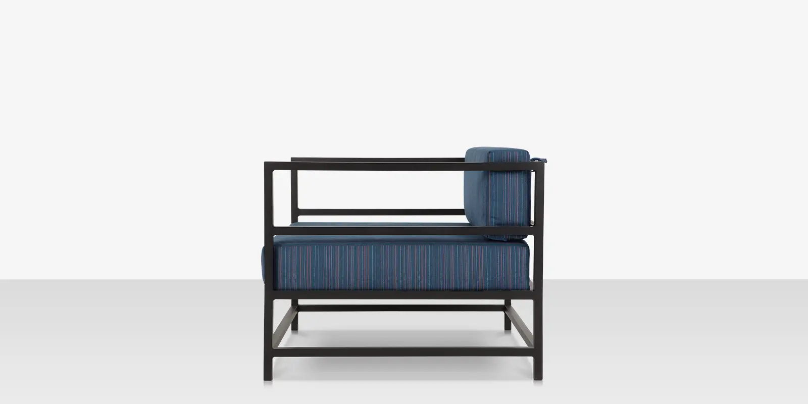 delano-clubchair-side.webp